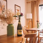 Magic Forest Boutique Coffee Home Stay