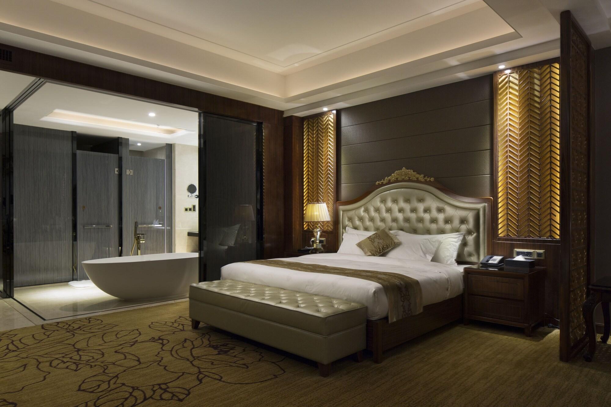 Honder International - Free Shuttle Bus Between And Exhibition Center During Fair Period Hotel 5*