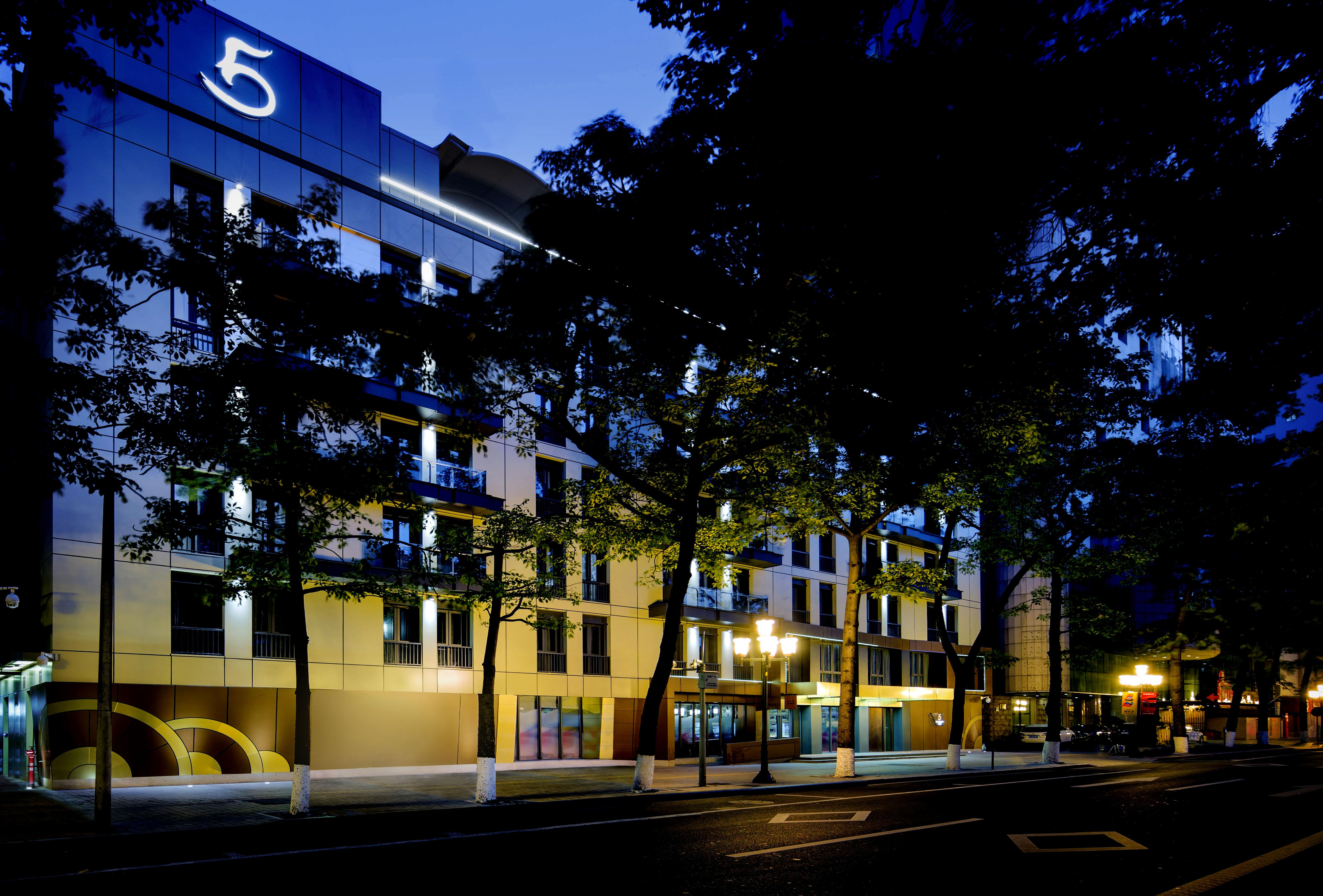 Ln Five Hotel 4*