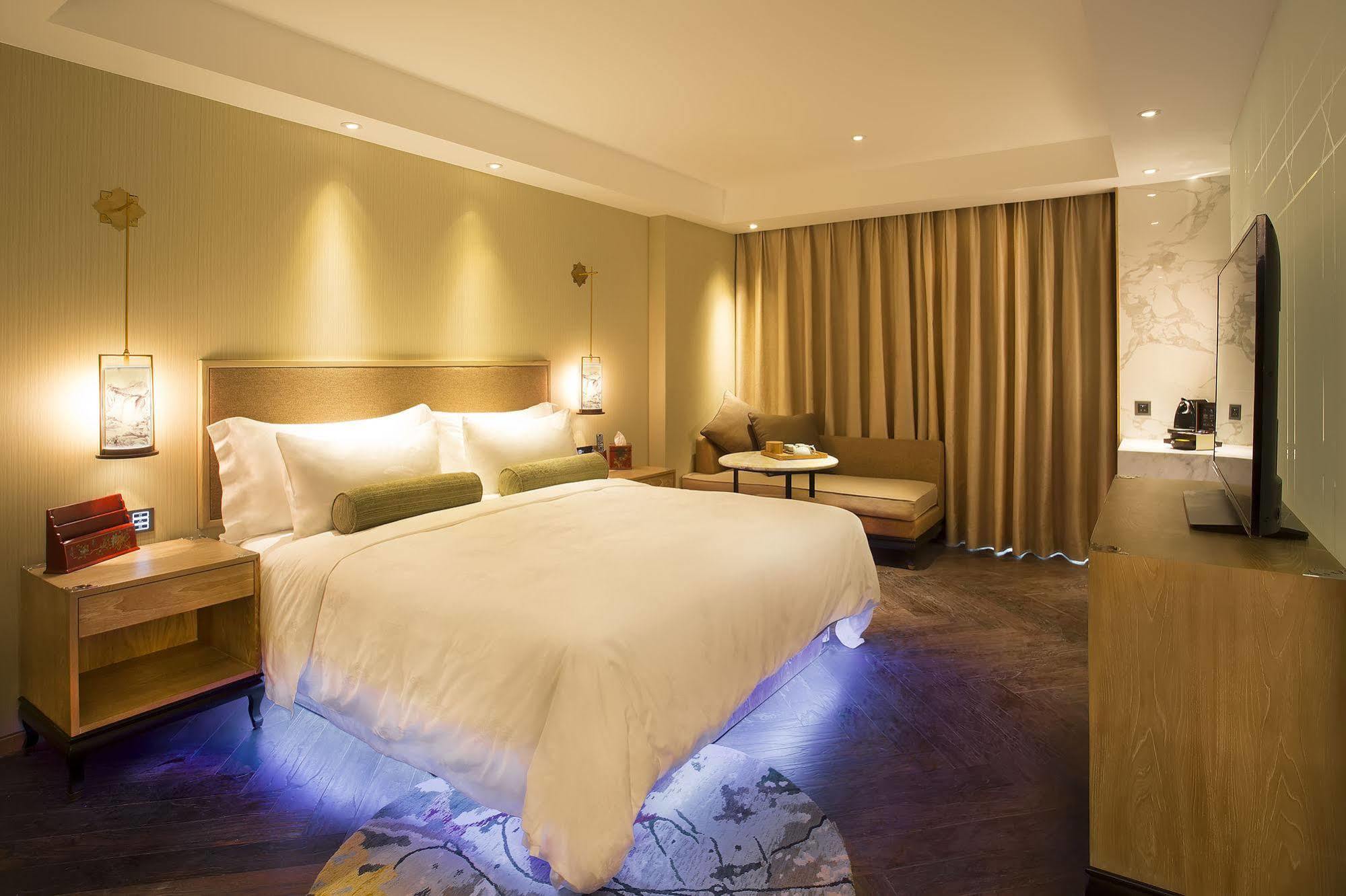 Ln Five Hotel