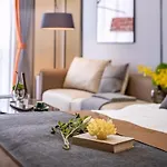 Millenia Executive Apartment Guangzhou East Railway Station Zhujiang New Town Branch - Free Shuttle Bus To Canton Fair Complex During Canton Fair Period