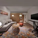 Hilton Garden Inn Guangzhou Tianhe - Free Shuttle Bus To Pazhou During Canton Fair Period And Buyers Registration Counter Available