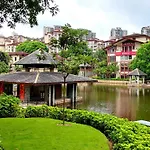 Guangzhou He She Art Apartment