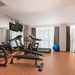 Lucky Holiday International Hotel Pazhou Convention And Exhibition Center Zhujiang New Town Branch - Free Shuttle Bus To Canton Fair Complex During Canton Fair Period & Overseas Buyers Registration Service & Free Vpn Internet Access
