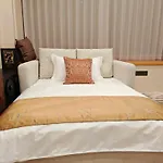 Guangzhou He She Art Apartment