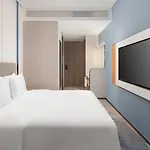 Holiday Inn Express Guangzhou University Town - Shuttle Service During Canton Fair - Free Morning & Evening Transfers To Or From Canton Fair Complex
