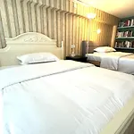April Fair Duplex Apartment Guagnzhou South Railway Station Min Jie Branch