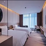 Paco Hotel Guangzhou Baiyun Airport Liantang Metro