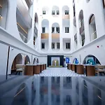 Yee Hotel