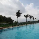 Lotus Hill Yuehai Hotel