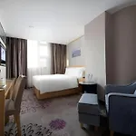Lavande Hotel Guangzhou Shangxiajiu Pedestrian Street Hualin Temple Metro Station