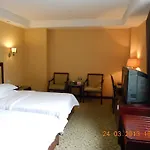 Dongyi Business Hotel