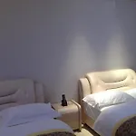 Yichao Apartment Hotel