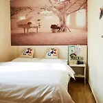Starry Hotel