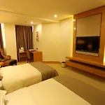 Yinwan Hotel - Shiqian Branch