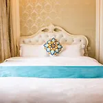 Waifiden Guangzhou Haizhu Square Wanyi Apartment