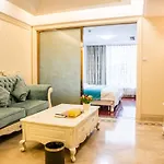 Waifiden Guangzhou Haizhu Square Wanyi Apartment