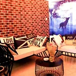 Wanlong Apartment Xiangxue Branch