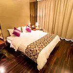 Wanlong Apartment Pazhou Branch