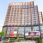 Lavande Hotels-Guangzhou Financial City Chepi Metro Station