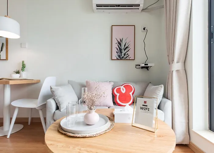 Vanke Apartment Guangzhou South Railway Station Vanke Expo Expo Expo Olympic Park Yueshidai Square Changlong Happy World