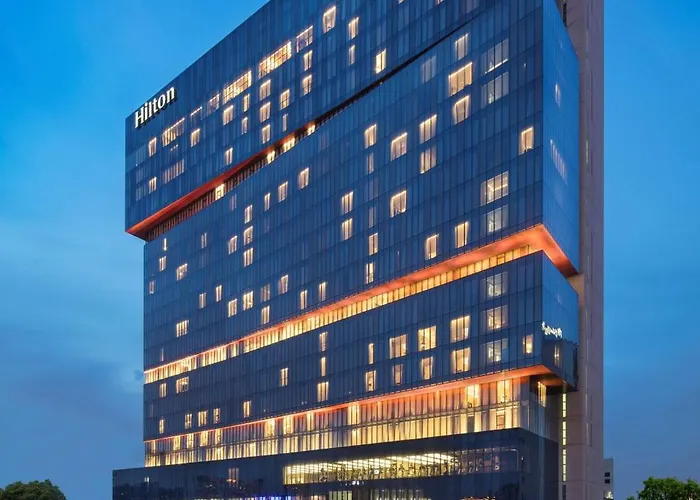Hilton Guangzhou Tianhe - Free Shuttle Bus And Registration Counter Available During Canton Fair Period