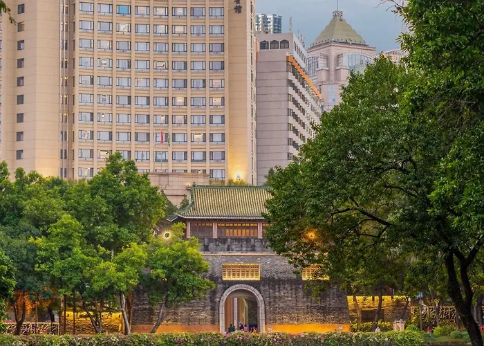 Yuexiu Hotel Guangzhou, Curio Collection By Hilton-Free Shuttle Between Hotel And Exhibition Center During Canton Fair Period & Exhibitor Registration Counter & Halal Food