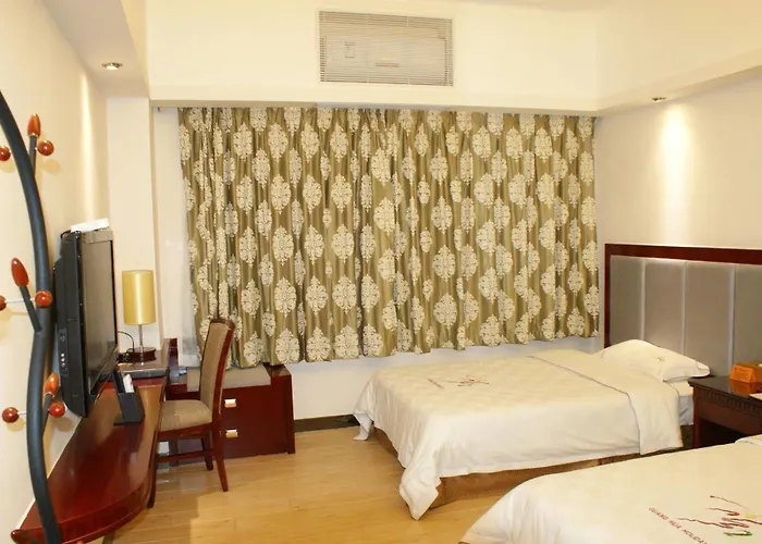 Down Town Holiday Hotel