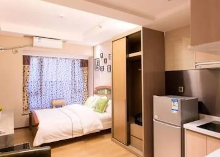 Yicheng Children\'S Theme Apartment