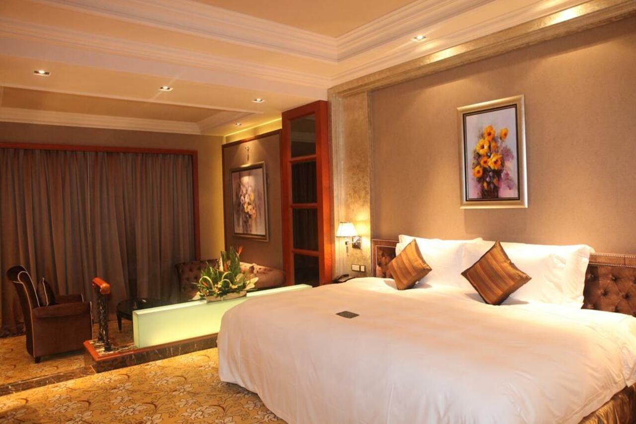 Chateau Starriver Peninsula Hotel 5*