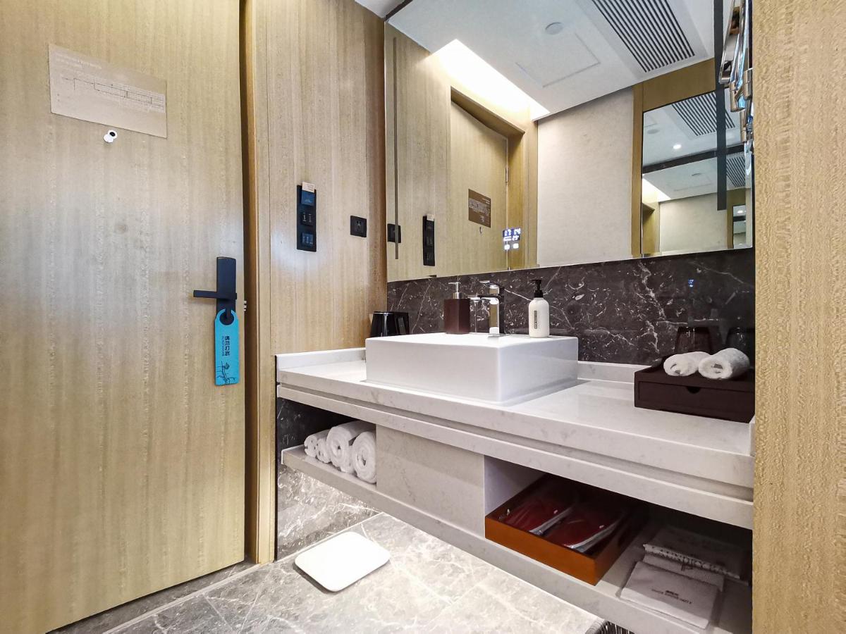 Paco Beijinglu Metro Guangzhou-free Shuttle Bus For Fair Hotel 4*