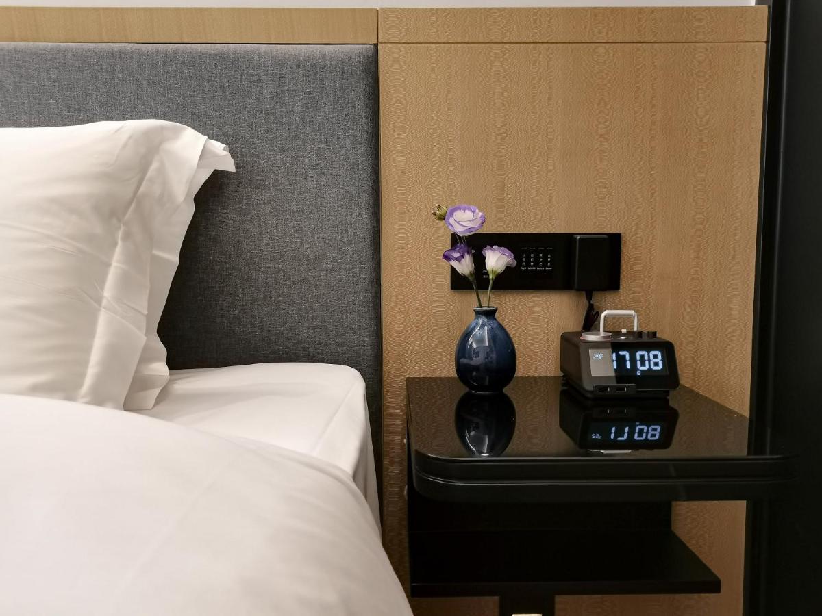 Paco Beijinglu Metro Guangzhou-free Shuttle Bus For Fair Hotel 4*