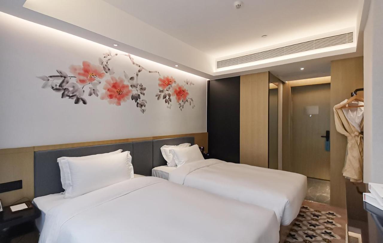 Paco Beijinglu Metro Guangzhou-free Shuttle Bus For Fair Hotel 4*