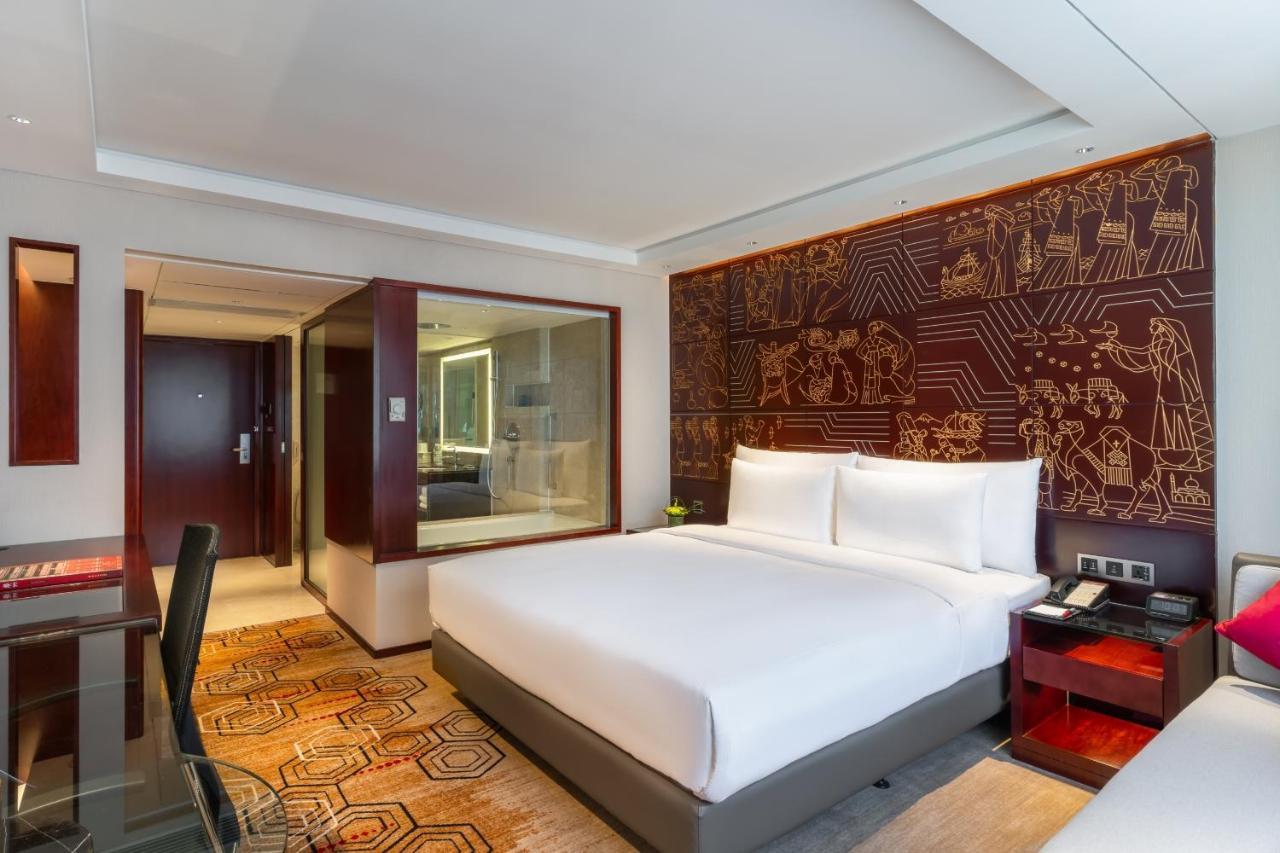China - Subway Direct To Pazhou Exhibition Center, Free Shuttle During Fair & Exhibitor Registration Counter Hotel