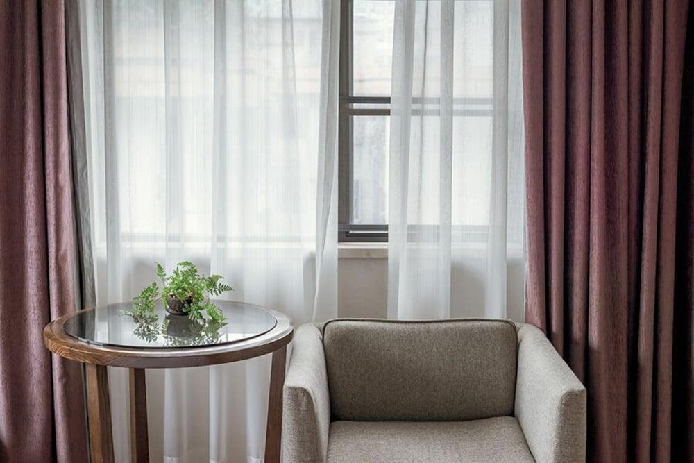 Join Shipai Qiao Metro Branch 4*