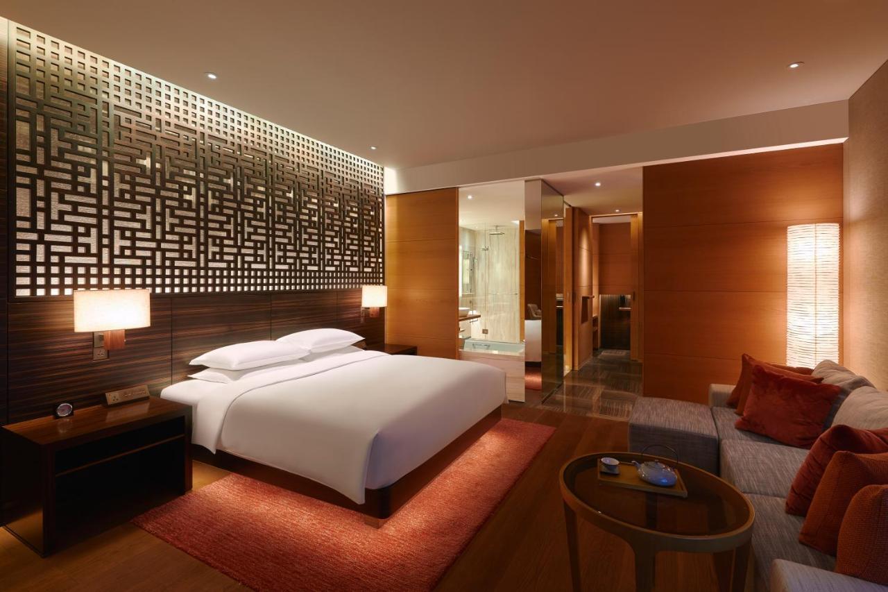 Park Hyatt - Free Shuttle Bus To Fair Complex & Overseas Buyer Registration Services During 14th Apr To 4th Guangzhou