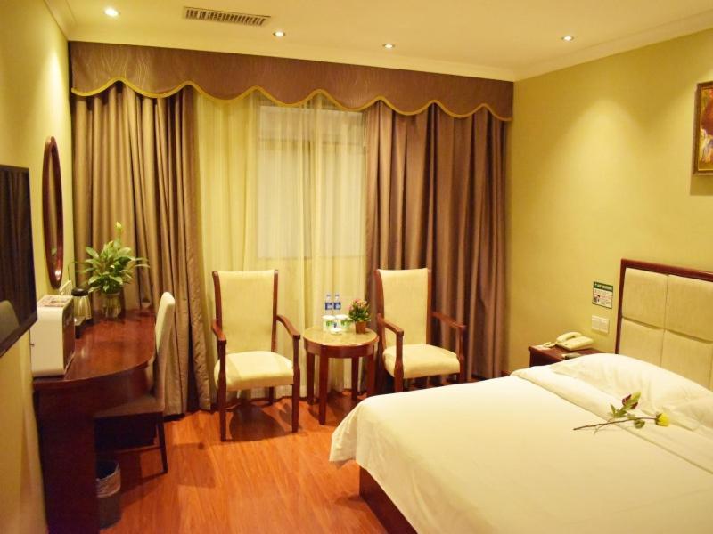 Greentree Panyu Chimelong Paradise Business Hotel 3*