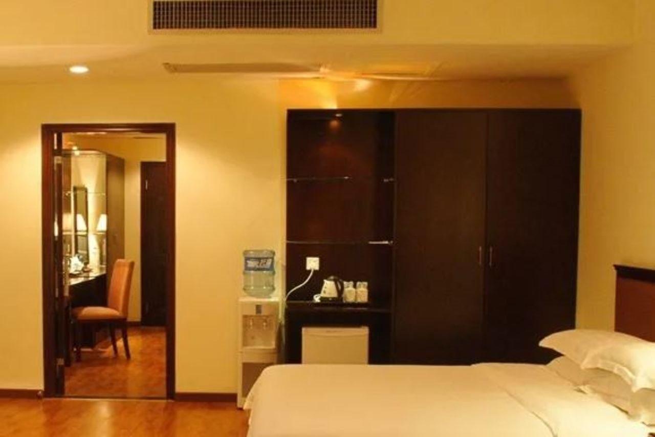 Hotel Raystar 3*