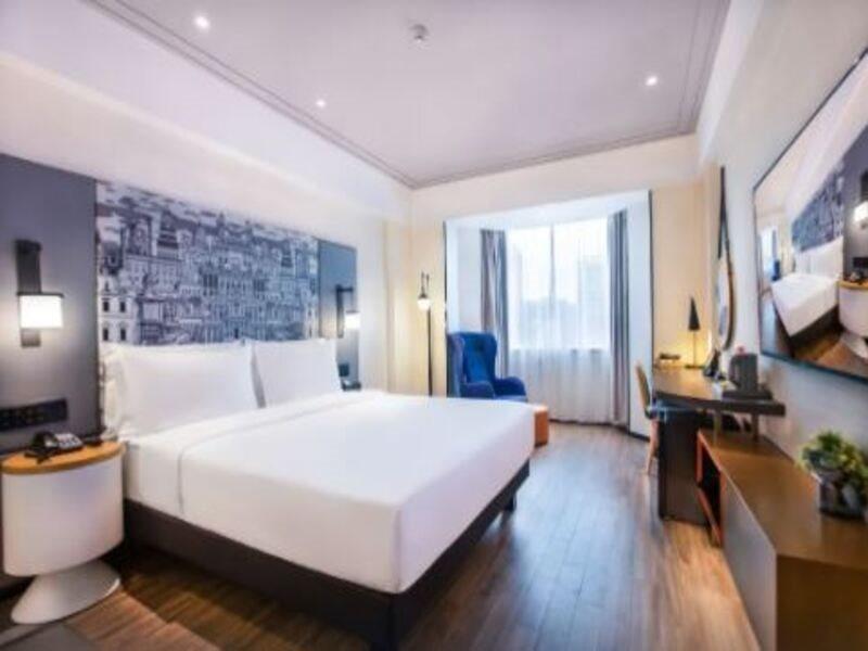 Orange Select Huanshi East Road 3*
