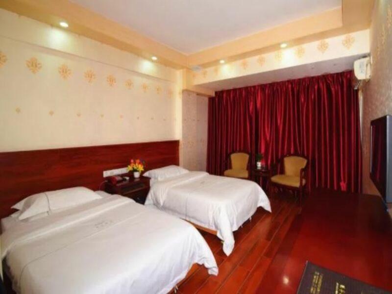 Hotel Junshan - Shuttle Bus For Fair 3*