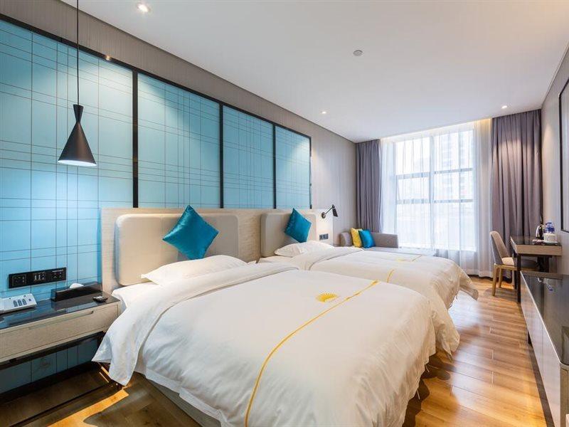 Warm Yes Business Hotel
