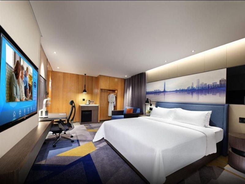 Hampton By Hilton Tianhe Sports Center-free Shuttle Bus To Exhibition During Fair Period Hotel Canton
