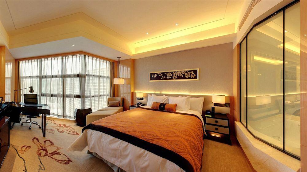 Hotel Hilton Baiyun - Free Shuttle For Fair Period, Close To Luhu Golf Club & Leather Market Guangzhou