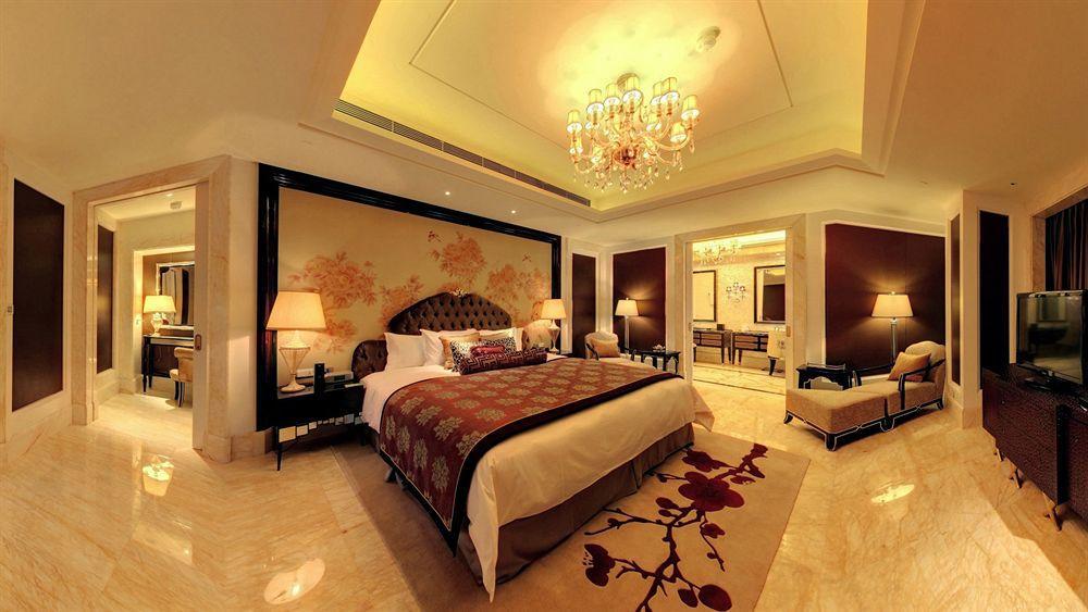 Hilton Baiyun - Free Shuttle For Fair Period, Close To Luhu Golf Club & Leather Market