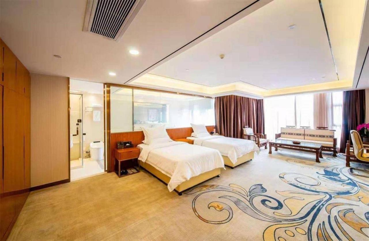 Zhongbo Art Hotel 4*