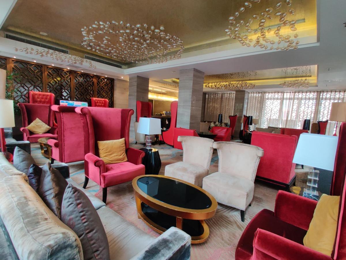 Easeland Hotel
