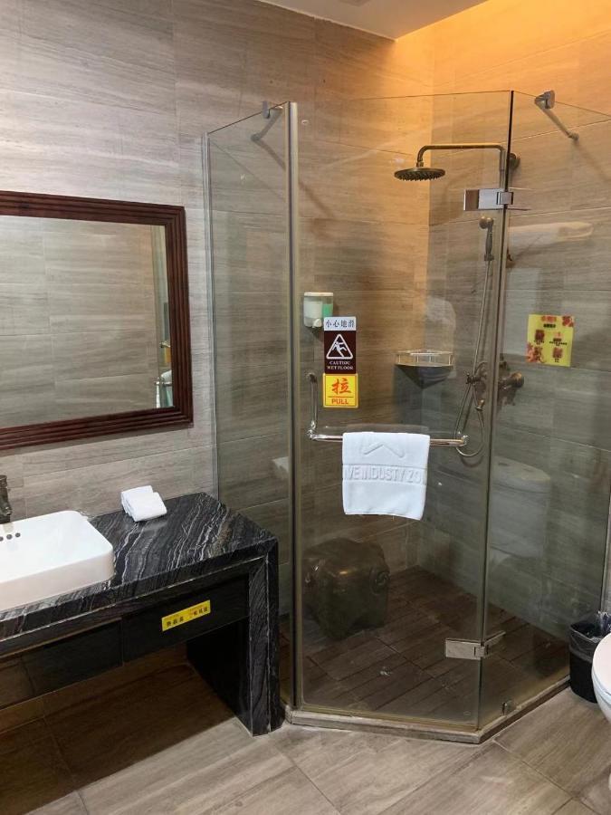 Aparthotel Fangyuan - - Free Shuttle Bus To Fair Complex During 14th Apr To 4th 3*