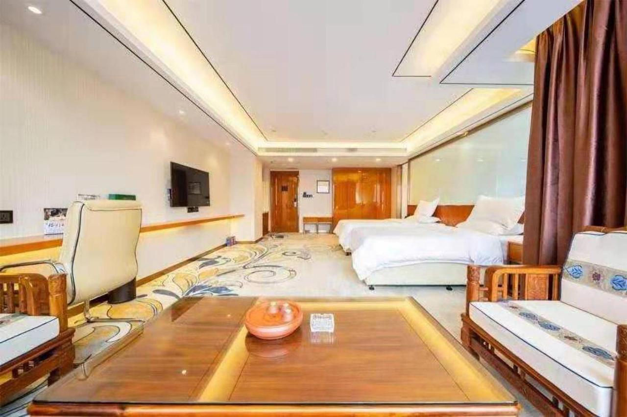 Hotel Zhongbo Art