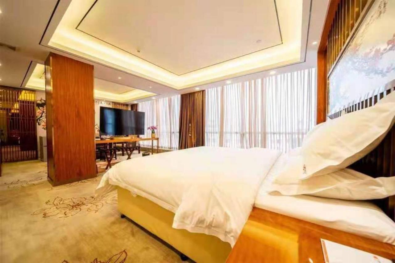 Zhongbo Art Hotel 4*