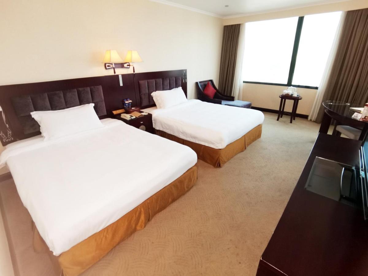 Majestic Hotel 4*